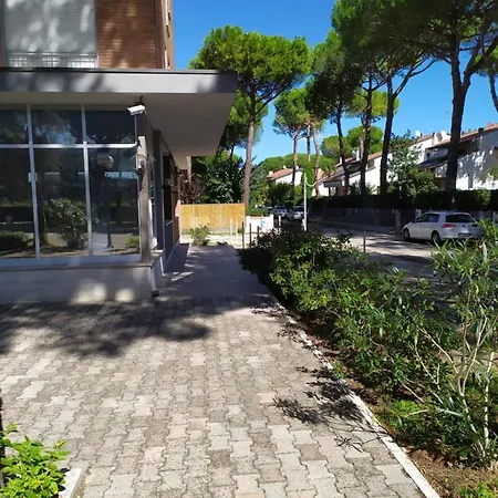 Madonna Del Pino Hotel 2*