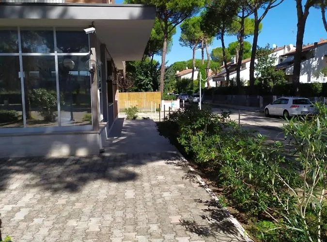 Madonna Del Pino Hotel 2*