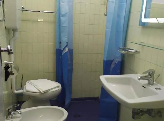 Hotel Madonna Del Pino 2*