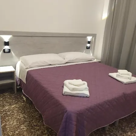 Madonna Del Pino Hotel 2*