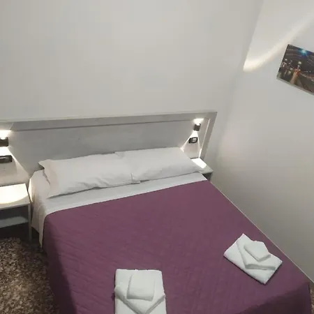 Madonna Del Pino Otel