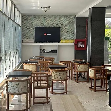 Hotel Madonna Del Pino 2*