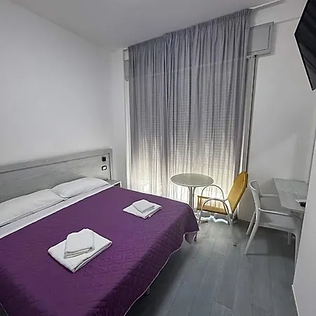 Hotel Madonna Del Pino 2*